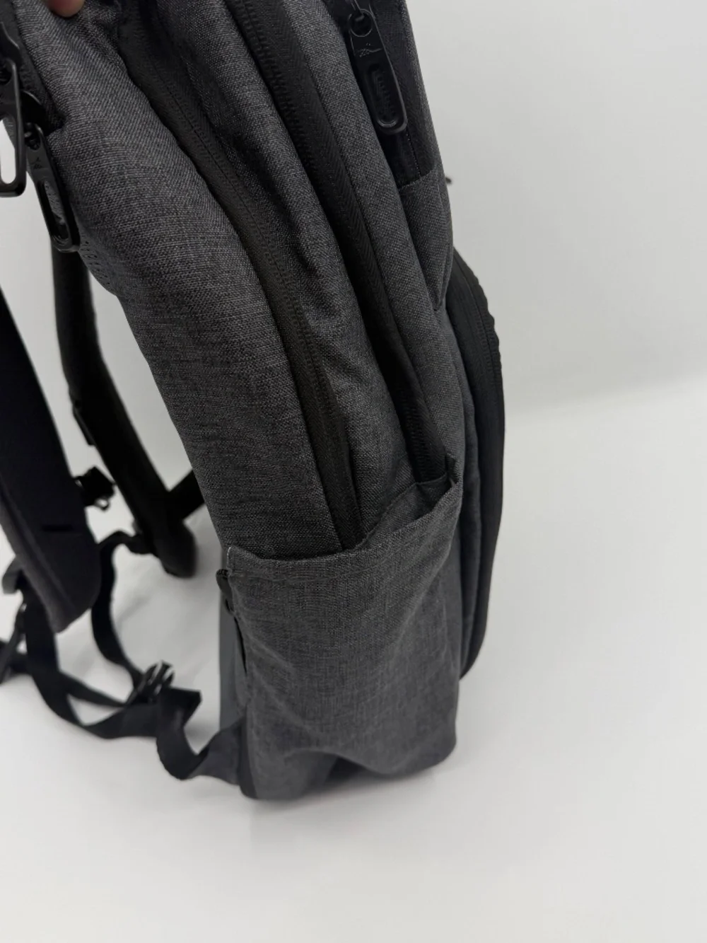 High Sierra Backpack Gray Straps Compartments Pockets Laptop Travel